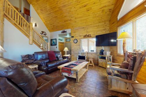 Diamond J's Riverside Retreat