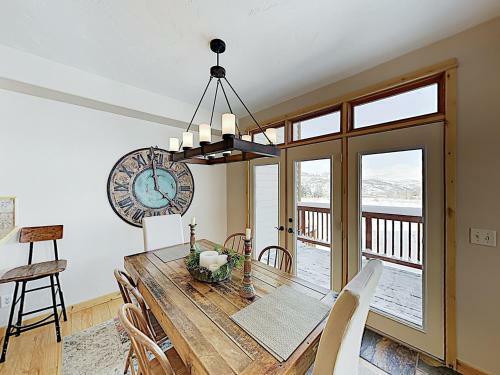Choice Mountain-view New-build With Private Garage Home