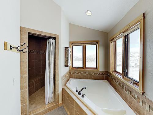 Choice Mountain-view New-build With Private Garage Home