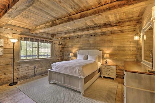 Lavish Mountain Retreat With Large Deck And Game Room!