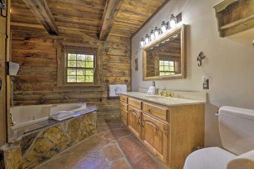 Lavish Mountain Retreat With Large Deck And Game Room!