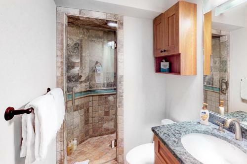 Pacific Ave West 412 - Alpine Dream