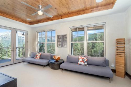 Cassidy Ridge Condos