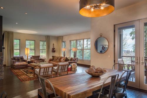 Cassidy Ridge Condos