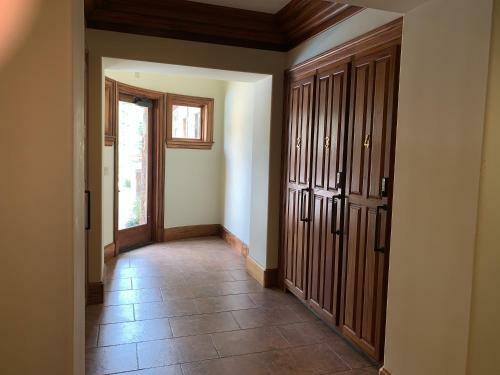 Lorian 4 - Luxurious Ski-in Ski-out Forest Condo
