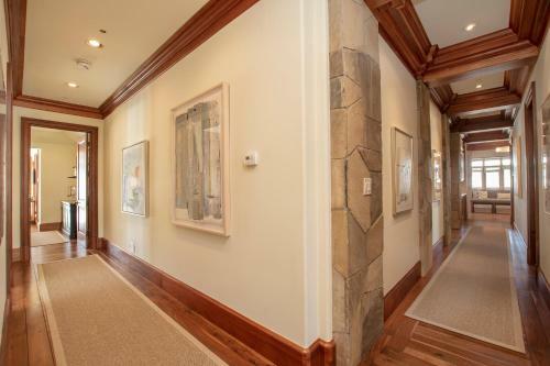 Lorian 4 - Luxurious Ski-in Ski-out Forest Condo
