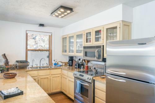 Colorado Ave East 101 - Ski Loft House