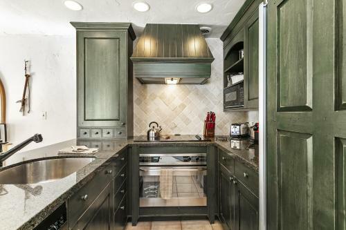 Apartamento 103 Fallridge Condominiums Condo