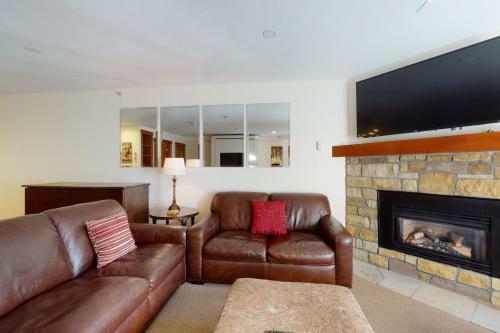 Lion Square Lodge North 294