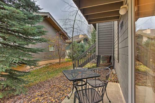 Cozy Vail Townhome With Views Near Shuttle Stop!