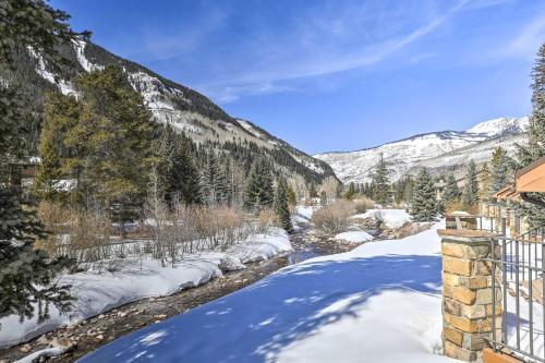Riverside Townhome With Porch And Mountain Views!