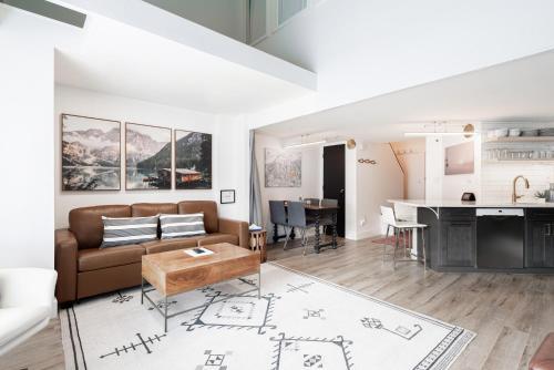 Chic Copper Condo - 4 Min Walk To Lift - Sleeps 6