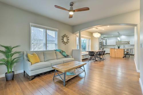 Apartamento Parkside Getaway With Fire Pit By Windsor Lake!
