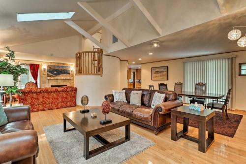 Masons Island Home With Balcony, Steps To Ocean
