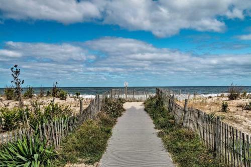 Apartamento Bright Condo With Balcony - Walk To Dewey Beach!