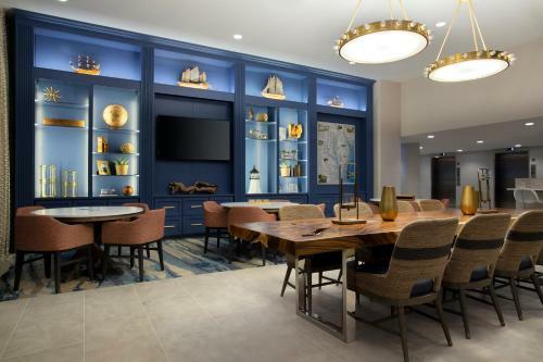 Hotel Fenwick Shores, Tapestry Collection By Hilton