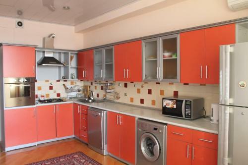 On Aga Neimatulla Street Apartment