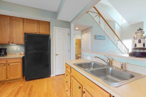 Bayview Landing - 37484 Oliver