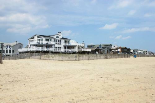 59 Maryland Ave #204
