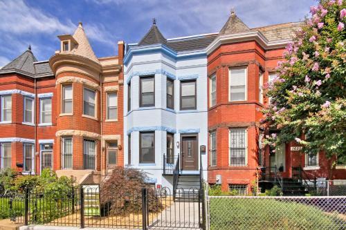 Peggys Place D C Home With Deck Near Downtown!