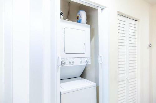 Apartamento ** Stacked Rowhome ** Up & Coming ** Convenience