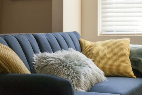 Apartamento ** Stacked Rowhome ** Up & Coming ** Convenience