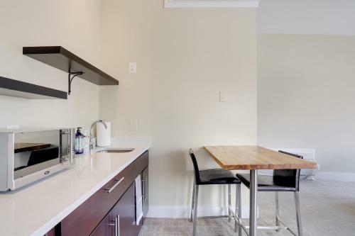 Hotel Sojourn At Dupont Place