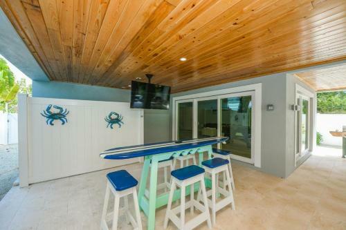 Anna Maria Beach House By Ami Locals