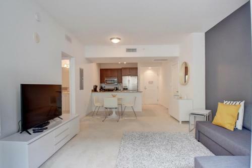 New One Bedroom In Lux Condo Casa Costa