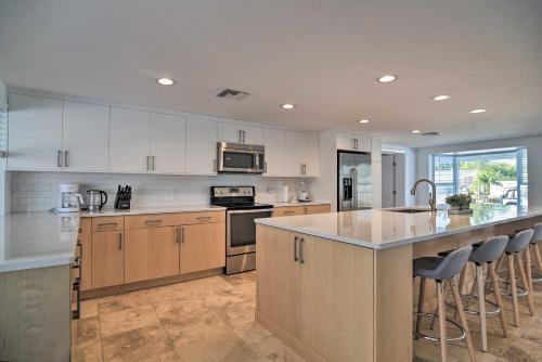 Canalfront House With Pool In San Remo Shores!