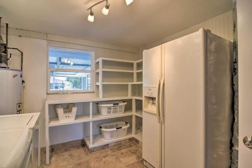 Canalfront House With Pool In San Remo Shores!