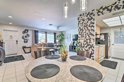 Pet-friendly Gulf Getaway - 10 Mi To Beaches!
