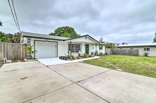 Pet-friendly Gulf Getaway - 10 Mi To Beaches!