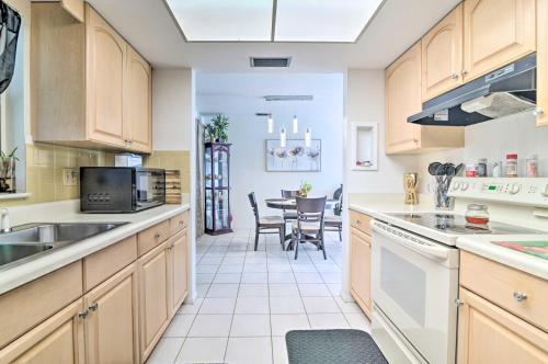 Pet-friendly Gulf Getaway - 10 Mi To Beaches!