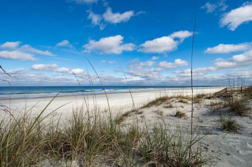 Villa Barefoot Hideaway Family Beachfront Retreat