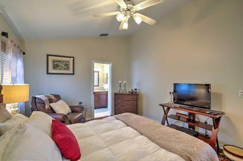 Lakefront Brandon Home With Patio And Screened Lanai!