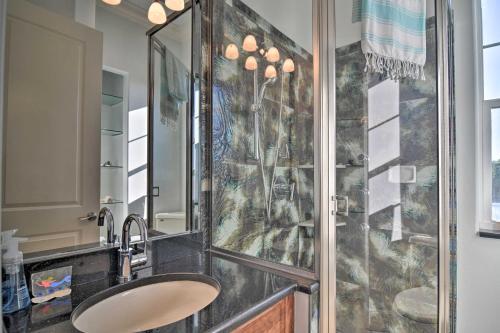 Townhome Located 200 Steps To A Locals-only Beach!