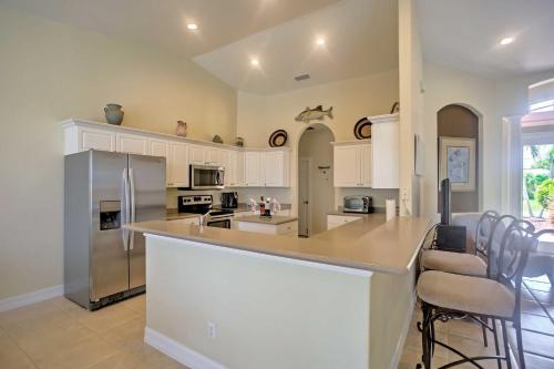 Lakefront Gulf Breeze Villa With Dock And Private Pool