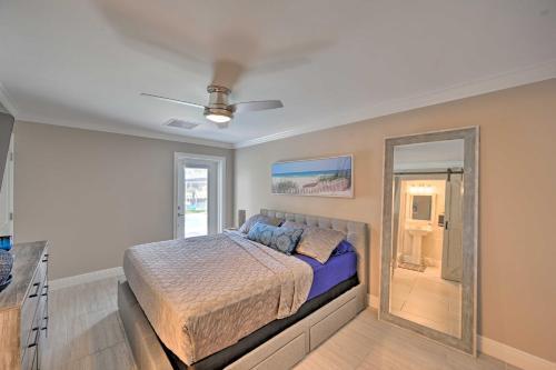 Sun-soaked Canalside Villa With Pool, Game Room