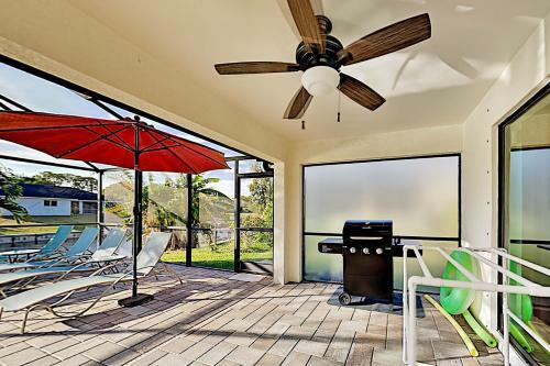 Canal-front Getaway - Boat Dock & Heated Pool Home
