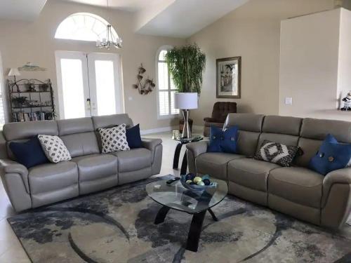 Exceptional Vacation Home In Cape Coral Home