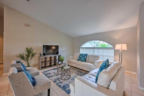 Canalfront Cape Coral Escape With Pool, Dock And Kayaks
