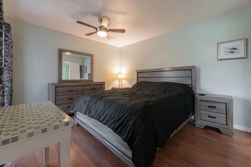 Gulf Access #d 2-bedroom W/ Heated Pool