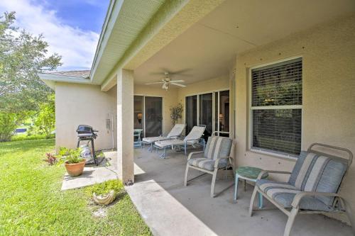 Single-story Cape Coral Home Golf And Grill!