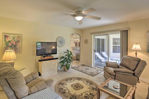 Single-story Cape Coral Home Golf And Grill!