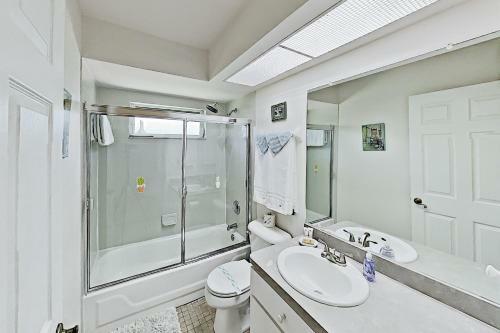 Villa Euphoria - 2-unit Canal Retreat With Pool Home