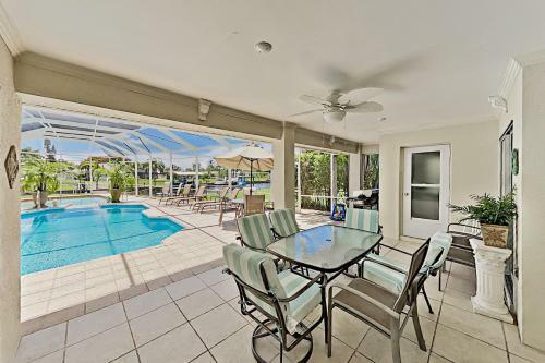 Villa Euphoria - 2-unit Canal Retreat With Pool Home