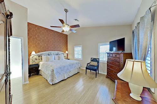 Villa Euphoria - 2-unit Canal Retreat With Pool Home