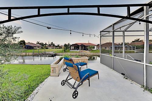Lavish Canal-front Getaway With Heated Pool & Dock Home