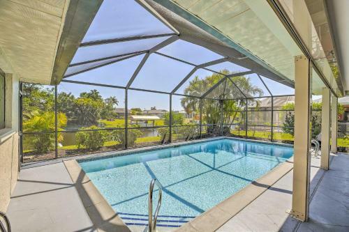 Canalfront Cape Coral Getaway With Boat Lift!